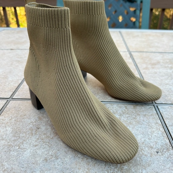 Everlane The Glove Boot - Picture 9 of 16